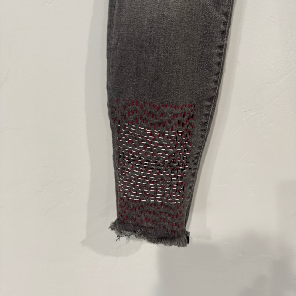 Upcycled Sashiko inspired upcycled Mother high waisted jeans - Picture 9 of 11